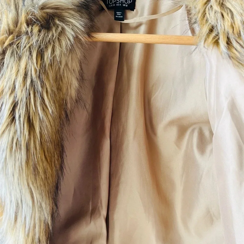 Topshop faux fur jacket size‎ 4 petite